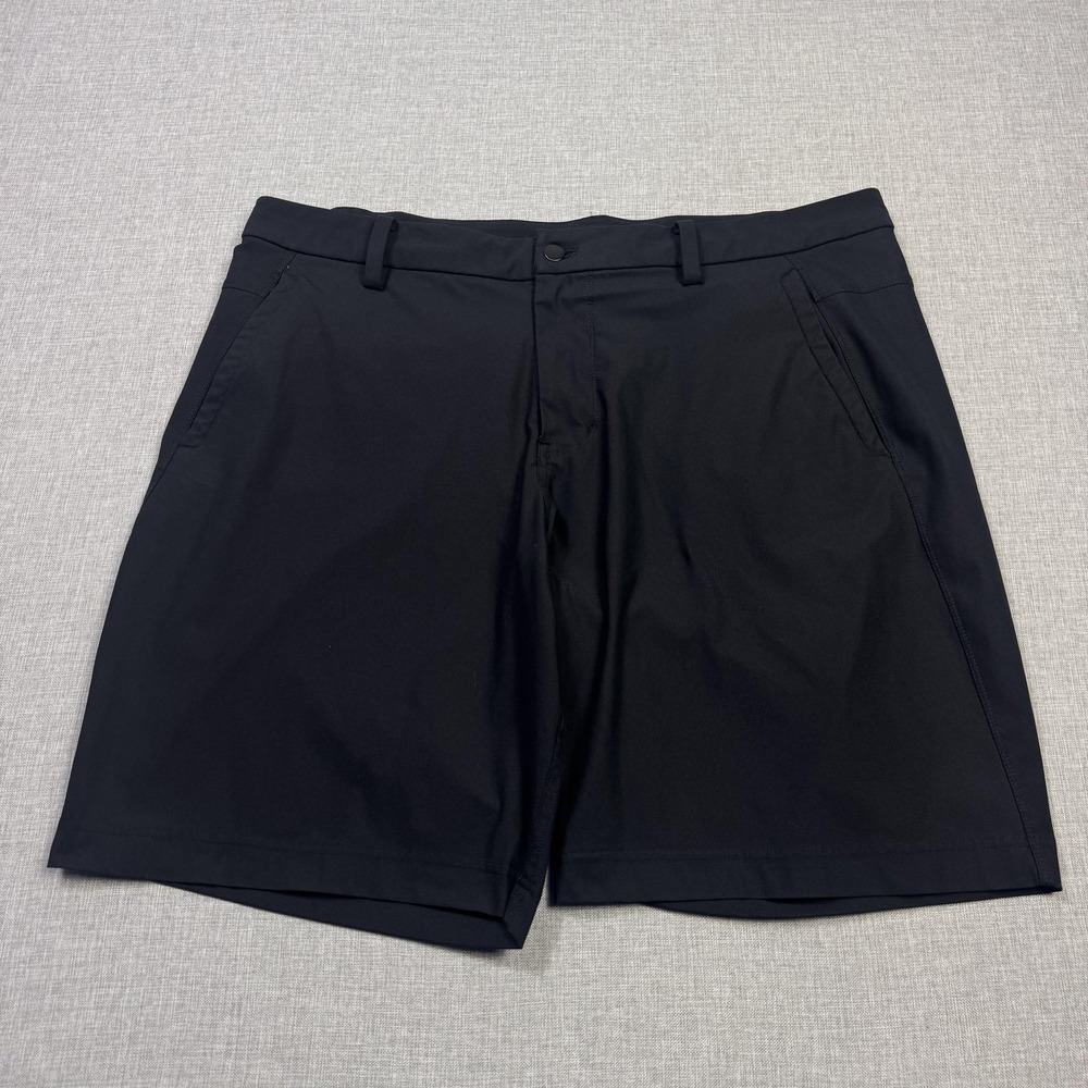 Lululemon Shorts Mens 40 Black Athletic Pockets Stretch Quick Dry 10 Inseam